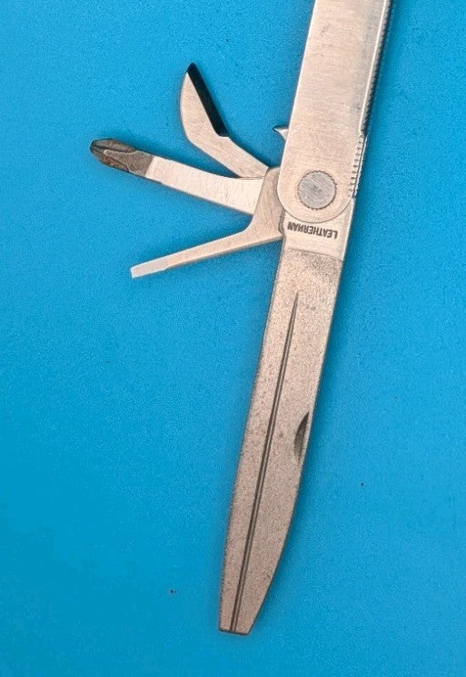 Leatherman PST 2 Multi Tool! 03/098 date stamp! Fast Shipping! WITH SHEATH!