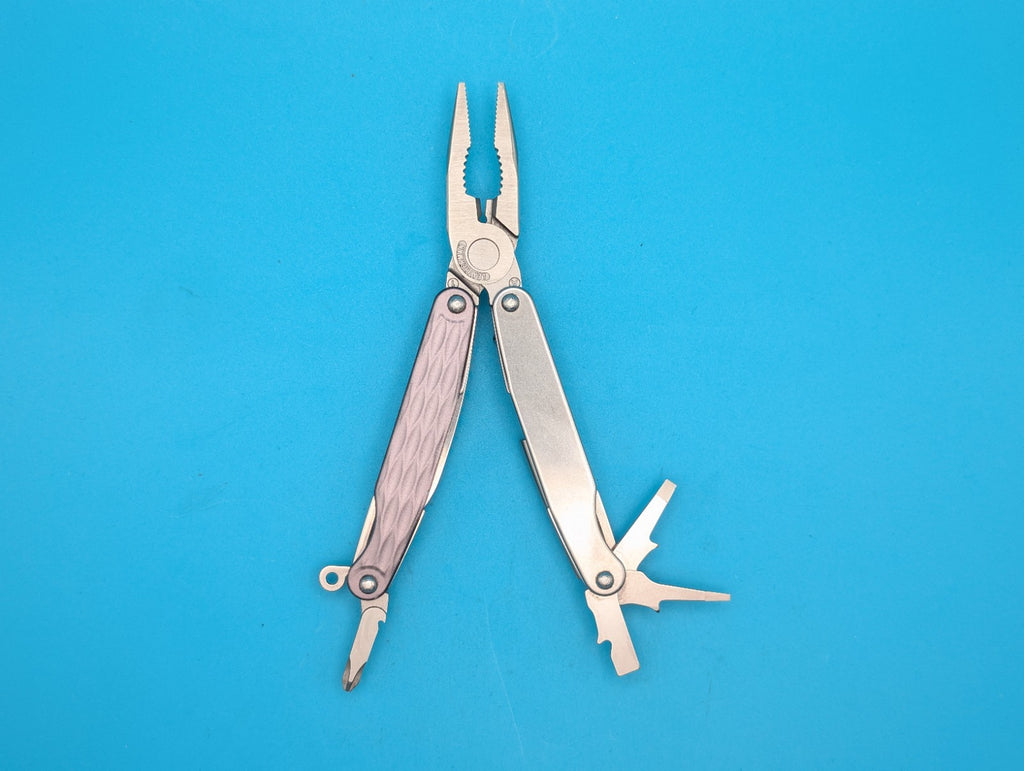 Leatherman Juice C2 Granite Gray Multi Tool! RETIRED!