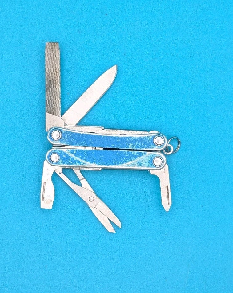 Leatherman SQUIRT PS4 Multi-Tool With Pliers Scissors Knife BLUE!