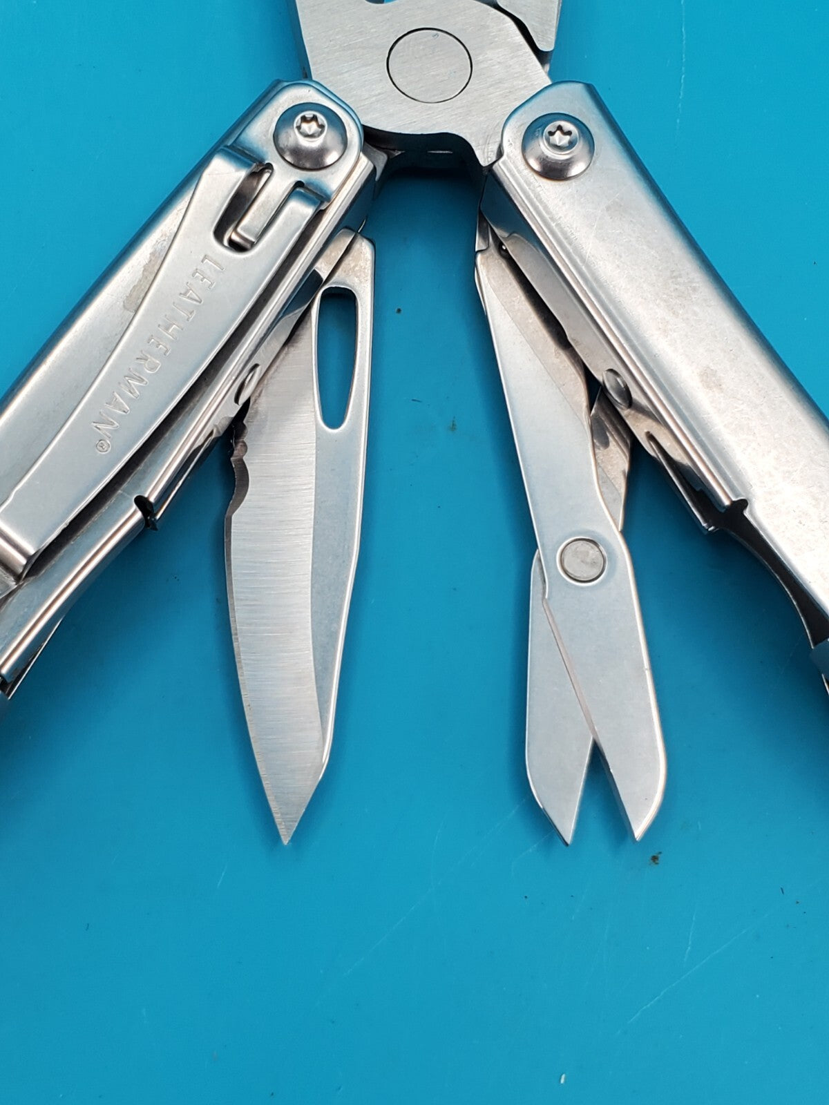 LEATHERMAN WINGMAN MULTI-TOOL! WITH SHEATH! FREE SHIPPING!