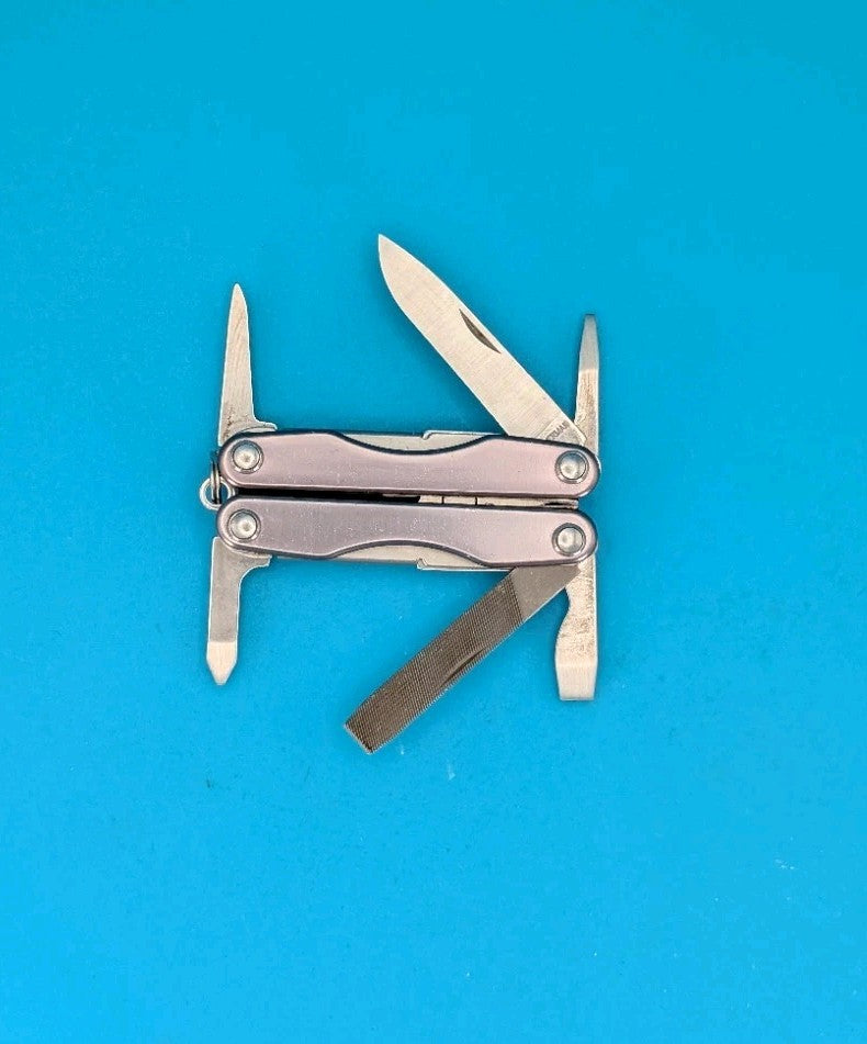 Leatherman Squirt P4 Multi-Tool, Key Ring, Retired, Gray