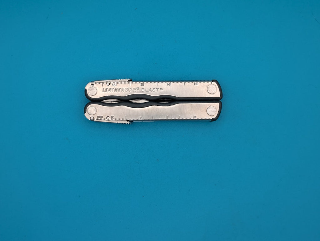 Leatherman BLAST Multi-Tool , Retired Multitool w/ Knife Pliers