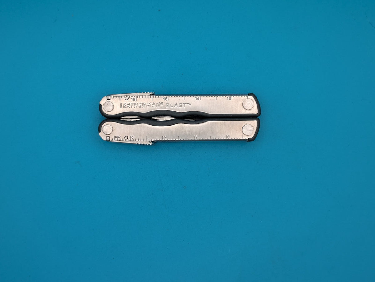 Leatherman BLAST Multi-Tool , Retired Multitool w/ Knife Pliers