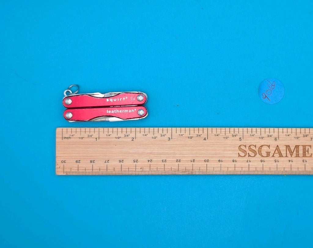 Leatherman Squirt S4 Multi-Tool, Key Ring, Retired, RED!