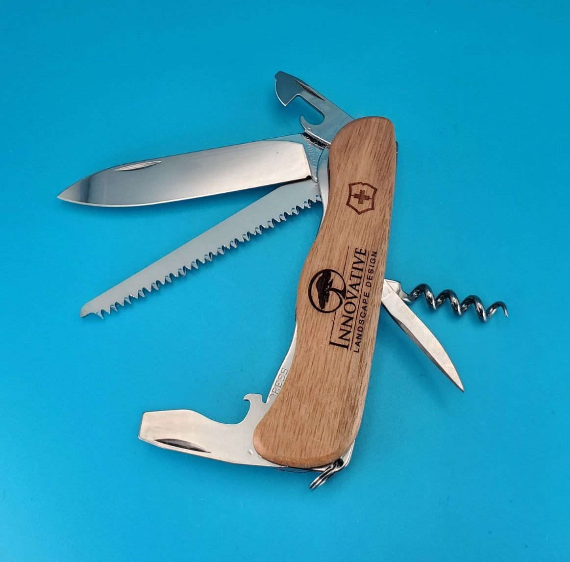 Victorinox Forester Wood Swiss Army Knife Multi Tool! INNOVATIVE LANDSCAPE