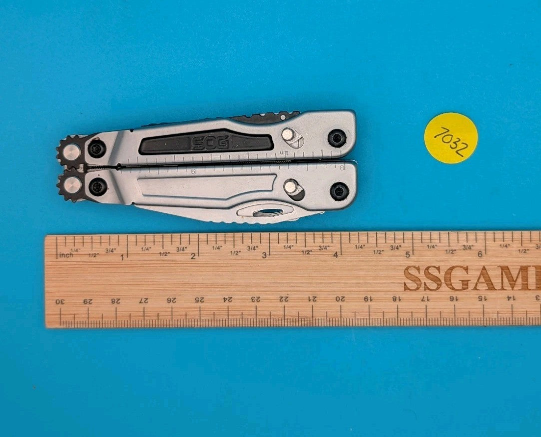 Retired SOG PowerPlay Knife Pliers Multi Tool!