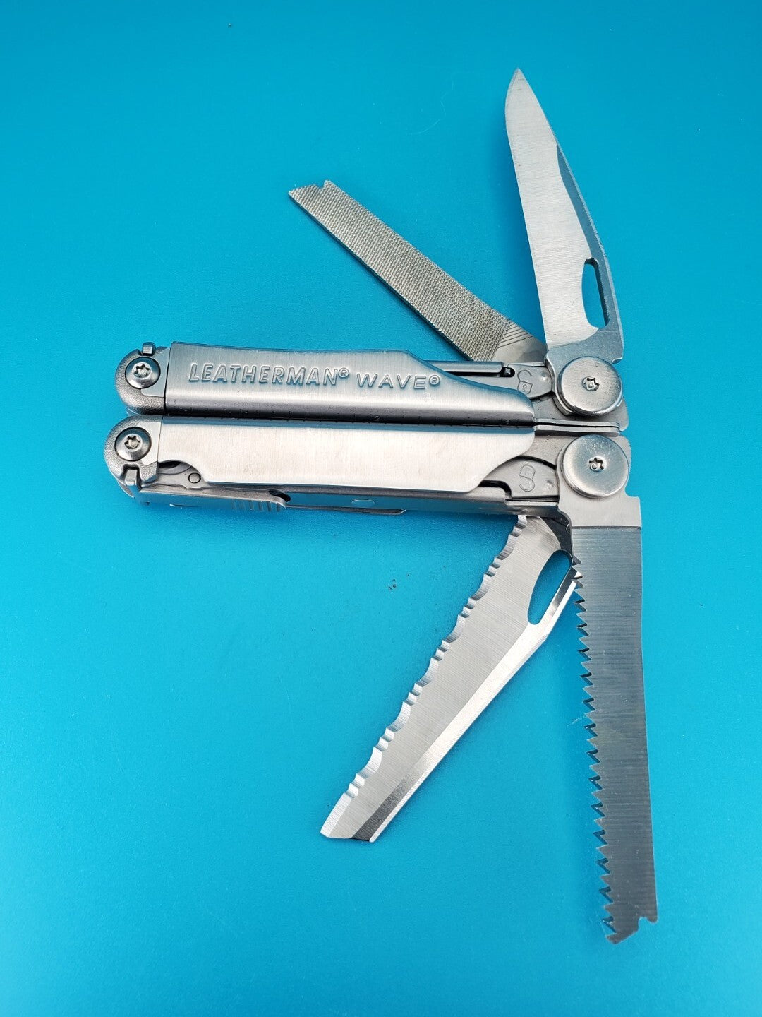 Leatherman Wave Multi Tool! STAINLESS! Retired! Free Shipping! WITH SHEATH!