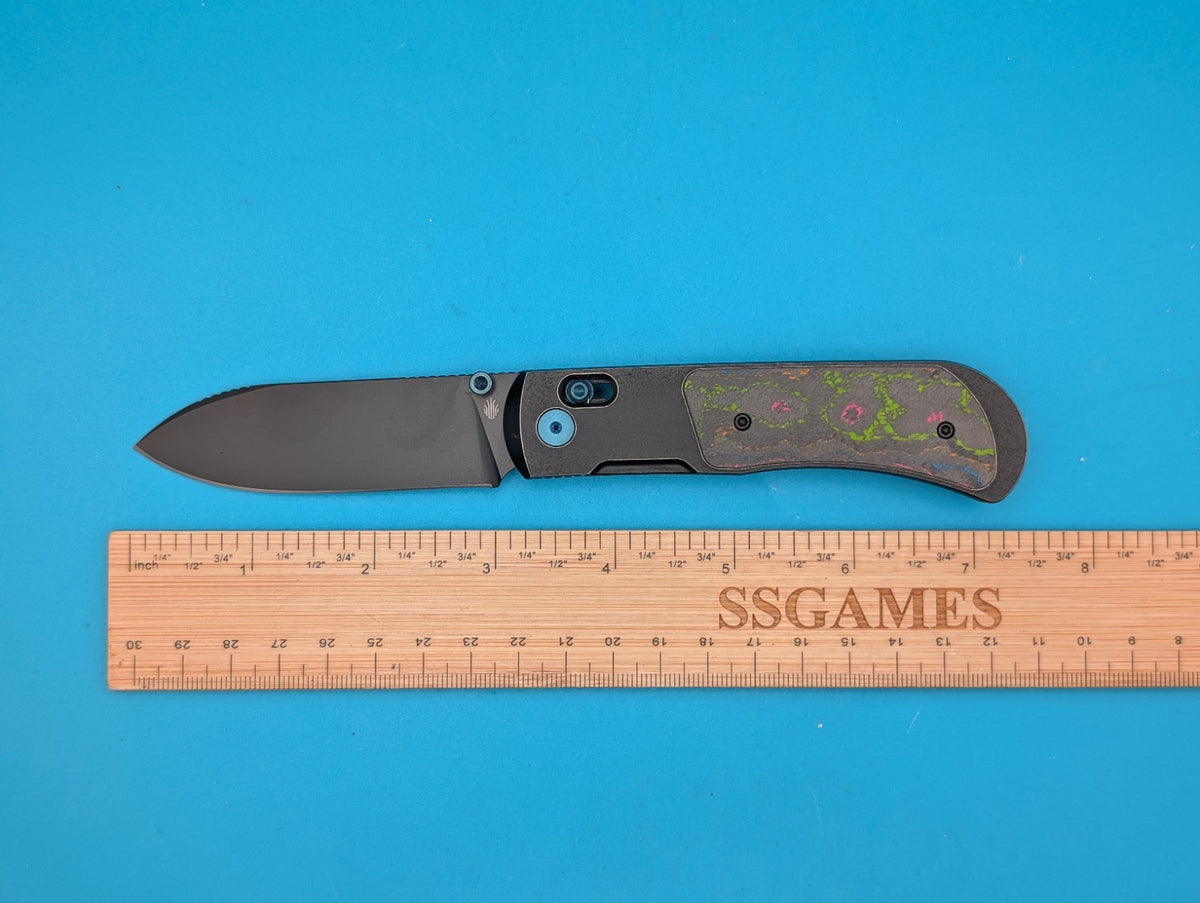 Kizer Tycho AZO M390 Blade Steel, Titanium Frame, 80’s Camo Carbon Handle
