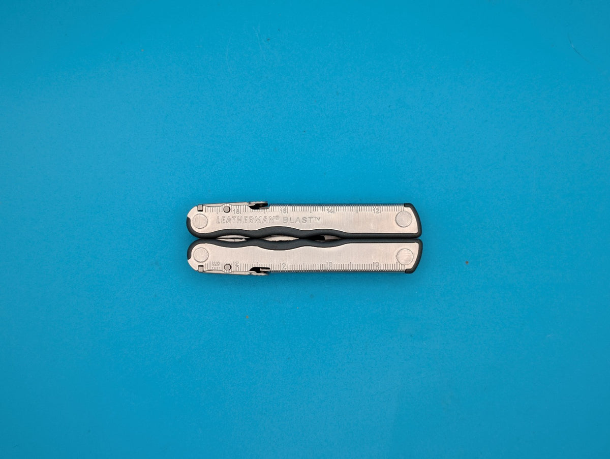 Leatherman BLAST Multi-Tool , Retired Multitool w/ Knife Pliers