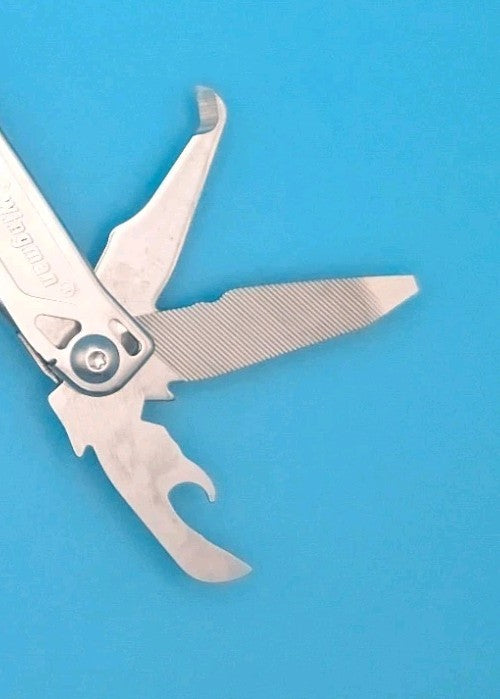 LEATHERMAN WINGMAN MULTI-TOOL! FAST SHIPPING!