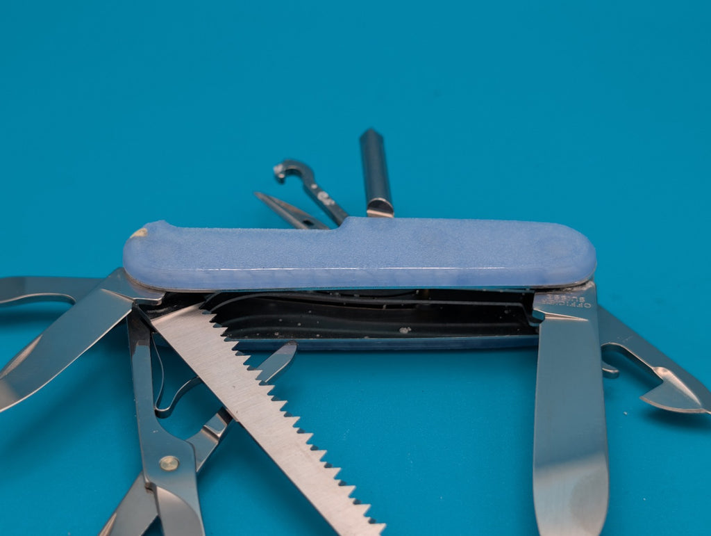 CUSTOM VICTORINOX FIELDMASTER GLOW IN THE DARK FIREFLY BLUE SWISS ARMY KNIFE!