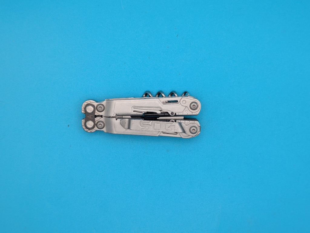 SOG Powerlitre Screwdriver Corkscrew Needlenose Pliers Knife Multi Tool! Silver