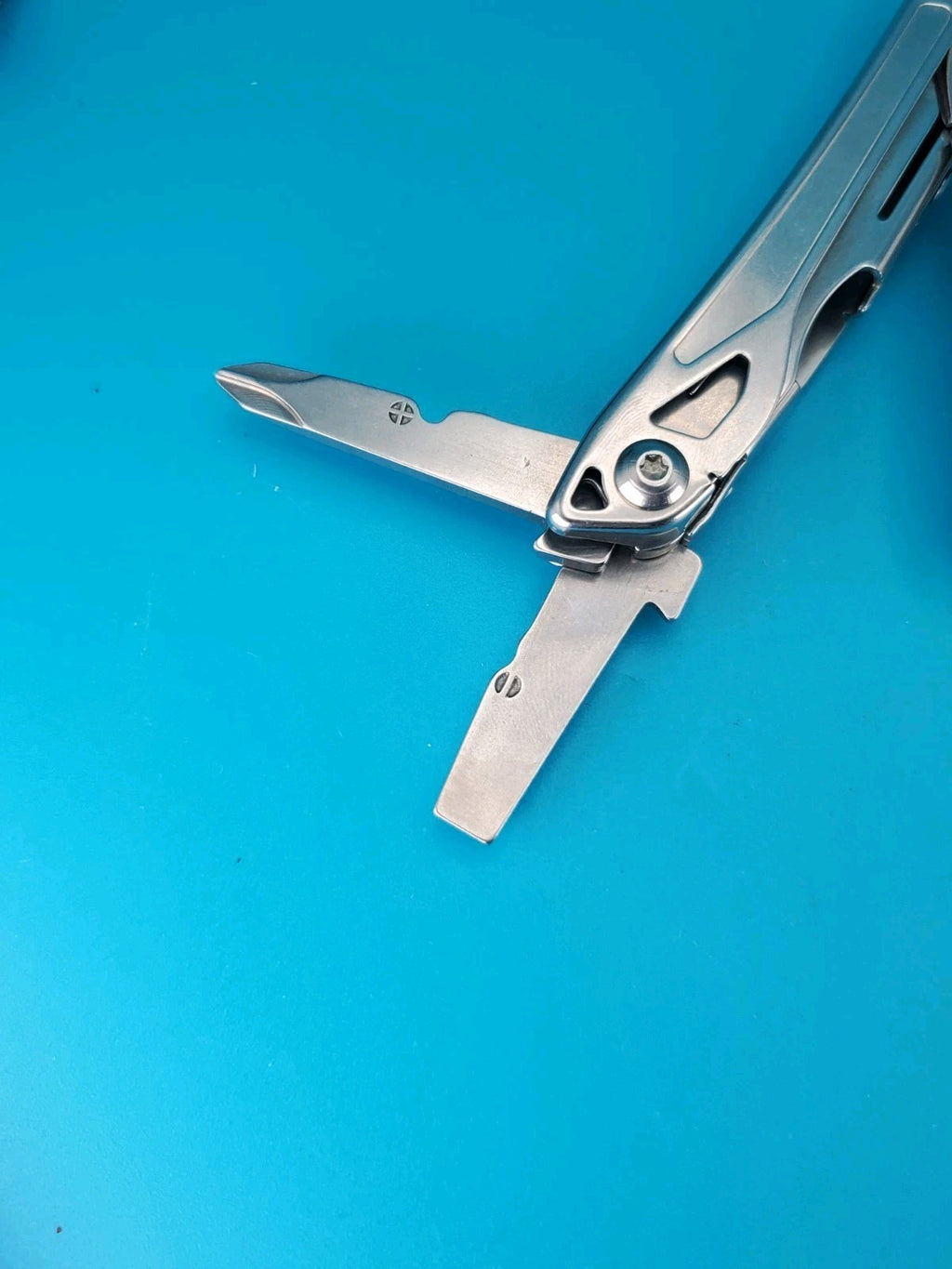LEATHERMAN WINGMAN MULTI-TOOL! FAST SHIPPING! WITH SHEATH!