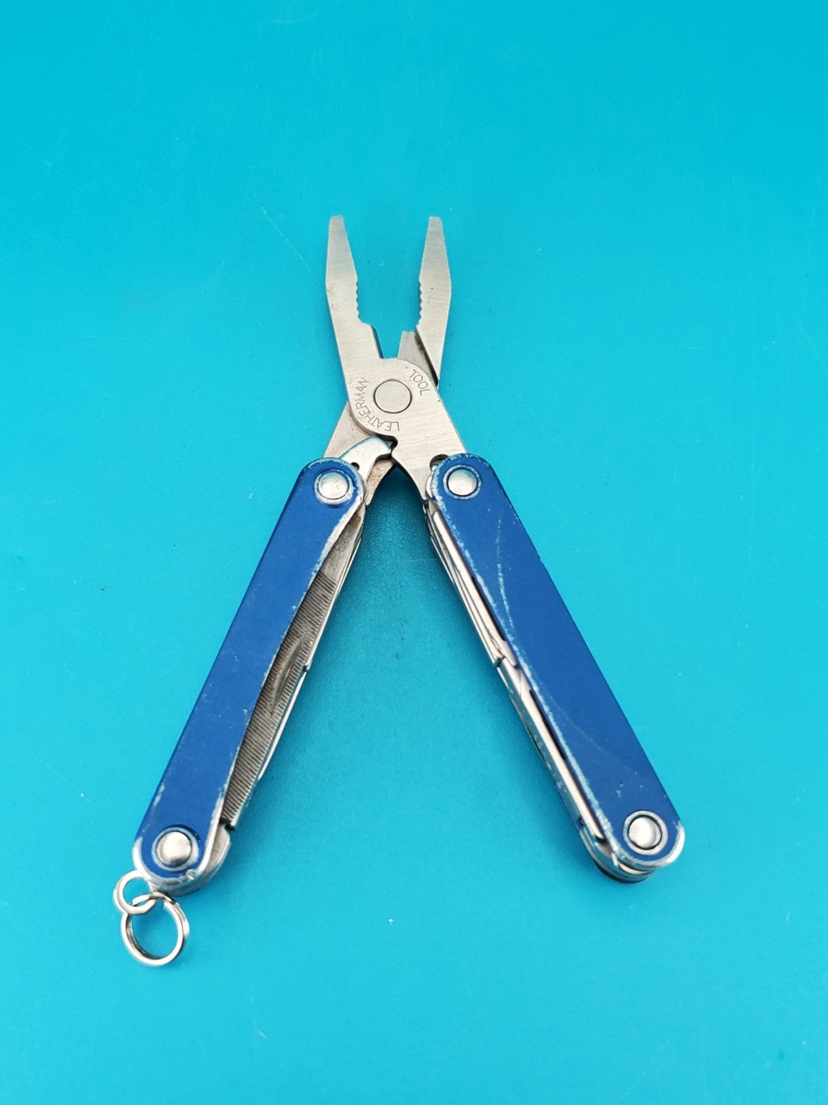 Leatherman Squirt PS4 Multi-Tool With Pliers Scissors Knife Blue