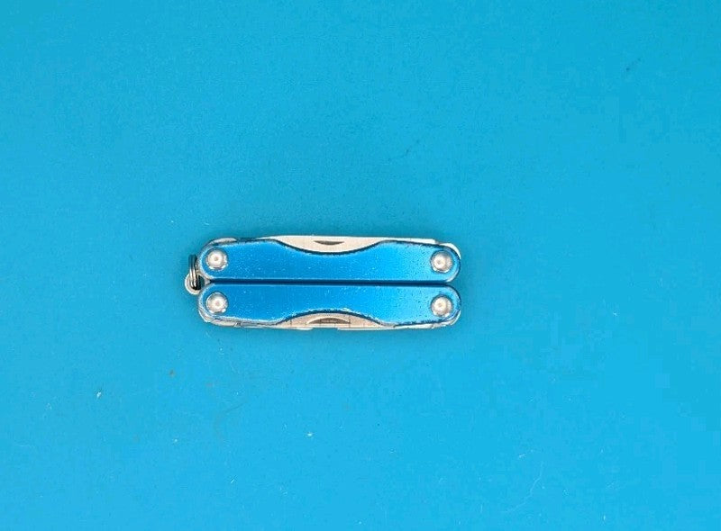 Leatherman Squirt S4 Multi-Tool, Key Ring, Retired, BLUE!