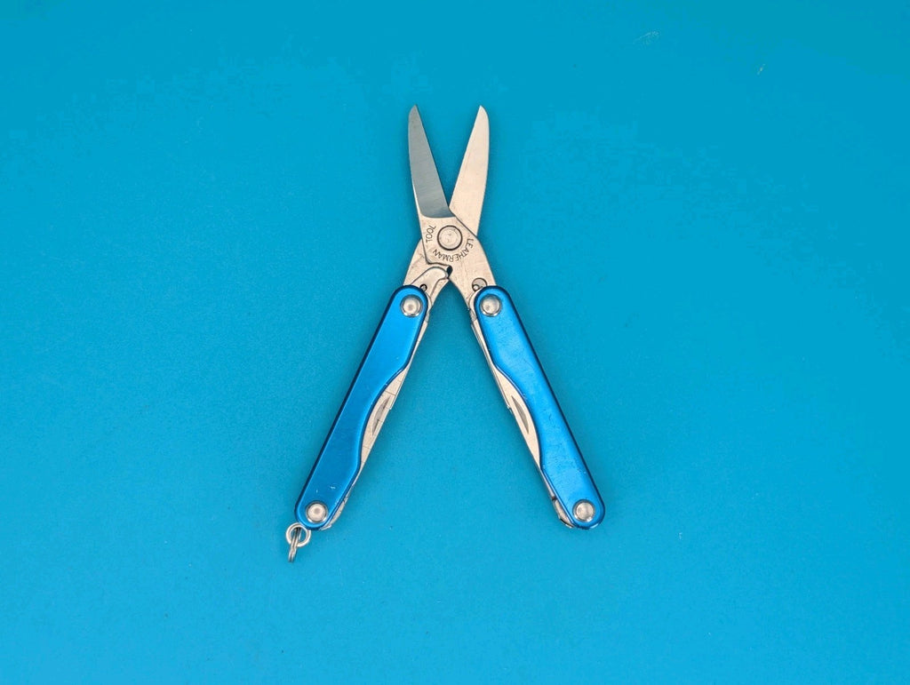 Leatherman Squirt S4 Multi-Tool, Key Ring, Retired, BLUE!
