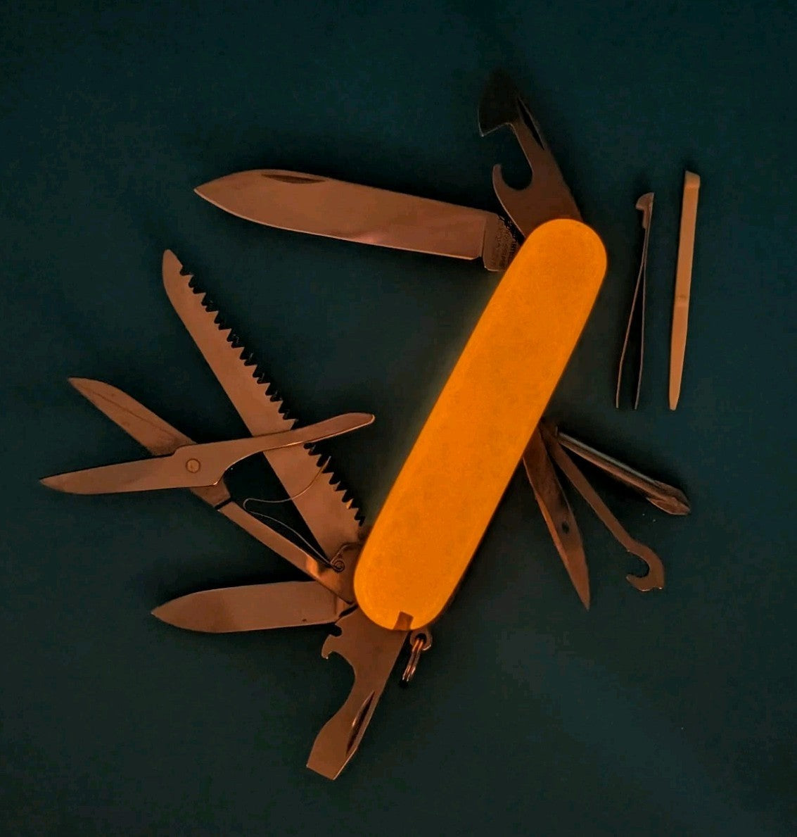 CUSTOM VICTORINOX FIELDMASTER GLOW IN THE DARK SWISS ARMY KNIFE MULTI TOOL!