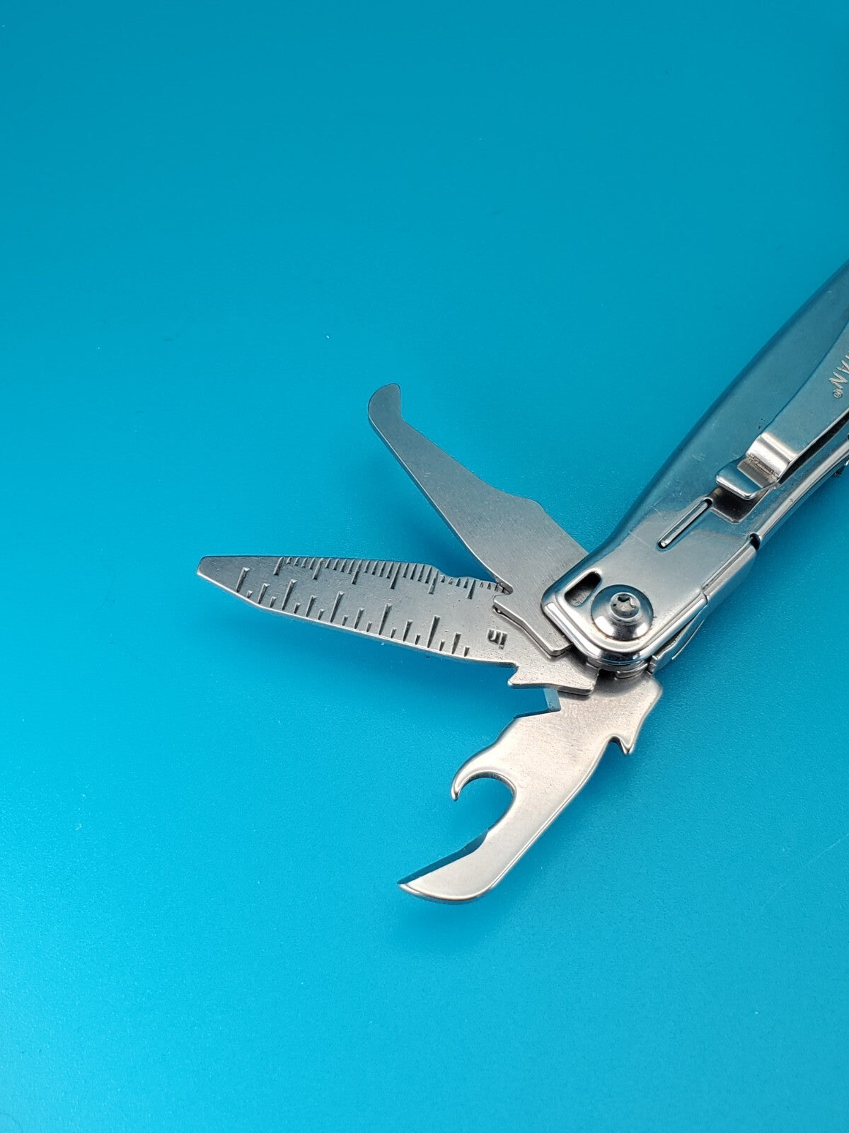 LEATHERMAN WINGMAN MULTI-TOOL! FAST SHIPPING!