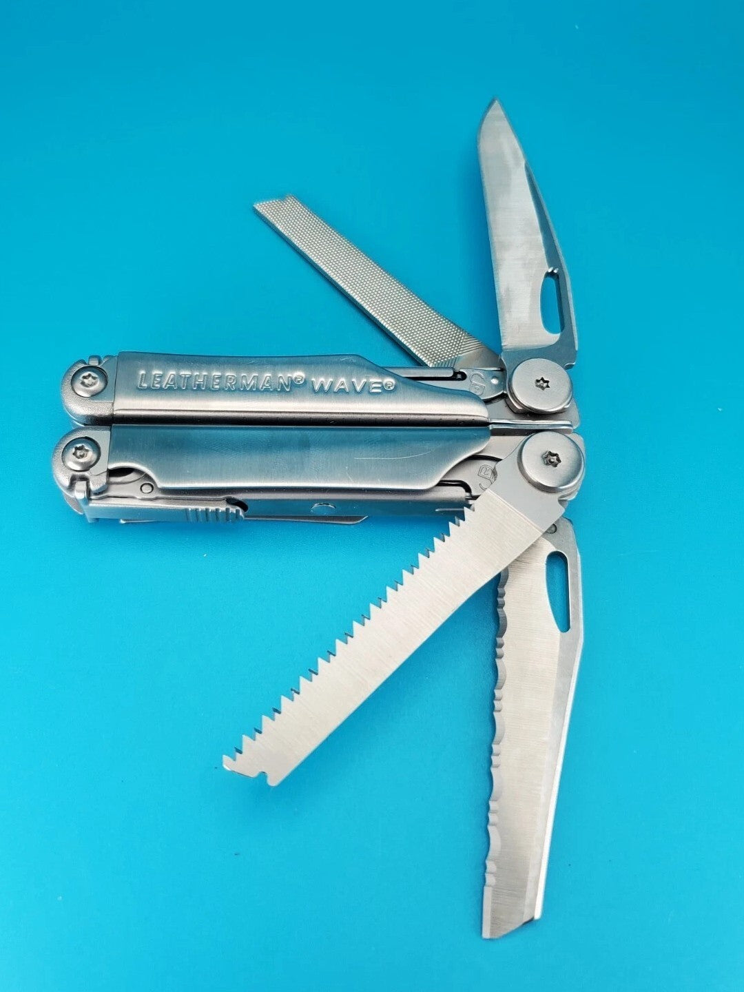 Leatherman Wave Multi Tool! Stainless! Retired! Free Shipping! With Sheath!