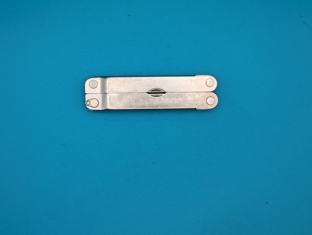 Leatherman PST 2 Multi Tool! 05/00 date stamp! Fast Shipping!