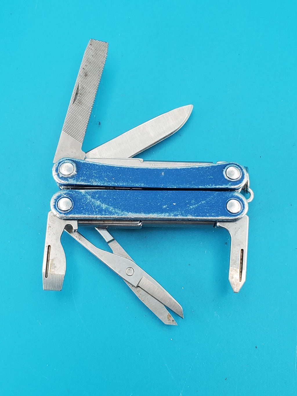 Leatherman SQUIRT PS4 Multi-Tool With Pliers Scissors Knife BLUE!