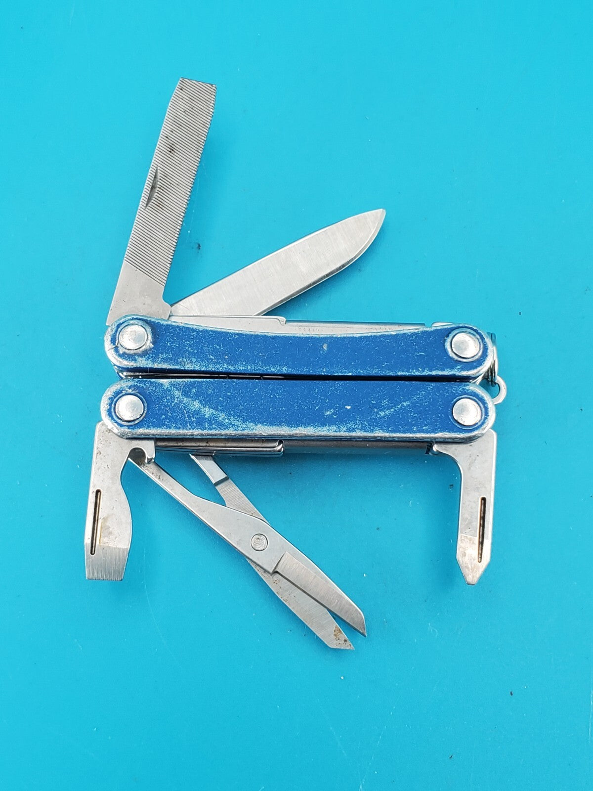 Leatherman SQUIRT PS4 Multi-Tool With Pliers Scissors Knife BLUE!
