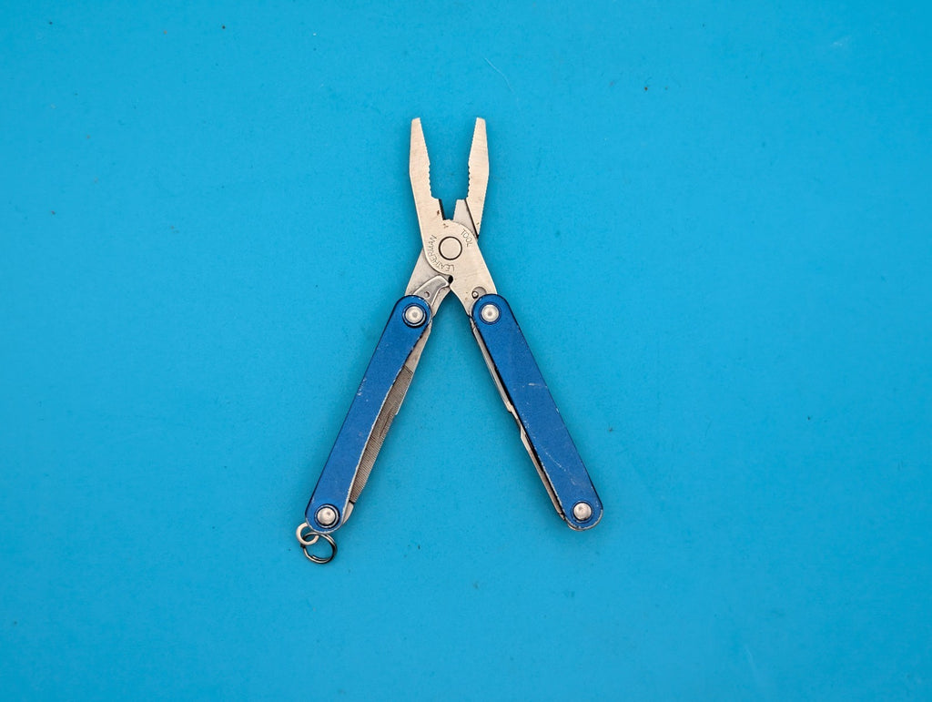 Leatherman SQUIRT PS4 Multi-Tool With Pliers Scissors Knife BLUE!