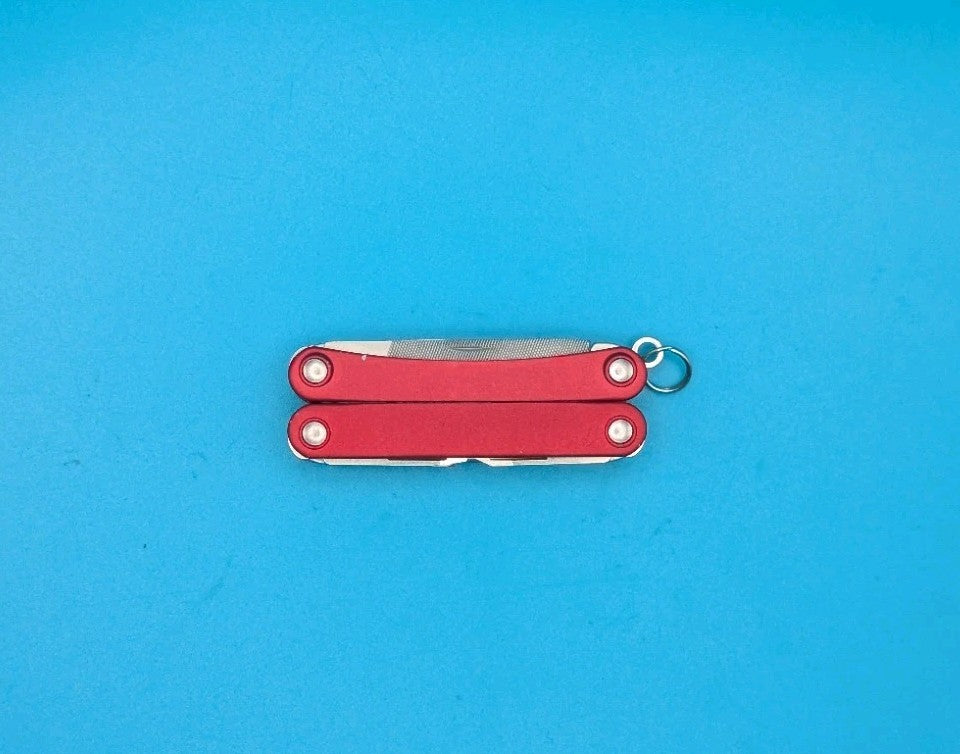 Leatherman SQUIRT PS4 Multi-Tool With Pliers Scissors Knife RED!