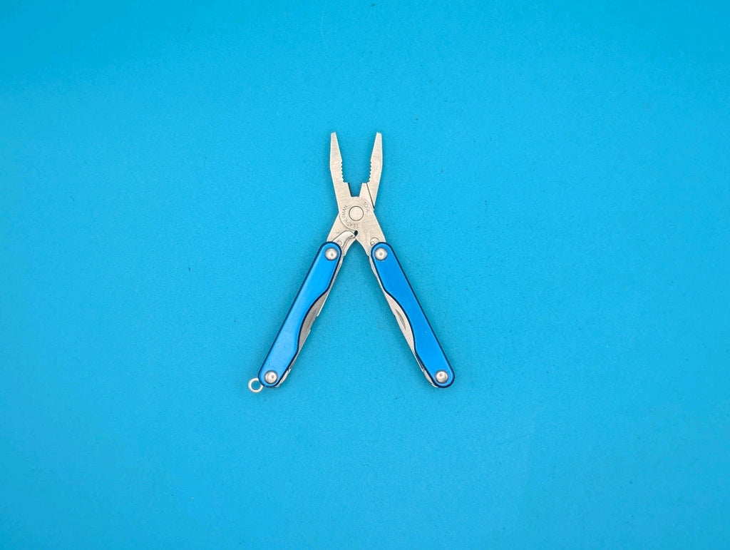 Leatherman Squirt P4 Multi-Tool, Key Ring, Retired, BLUE!