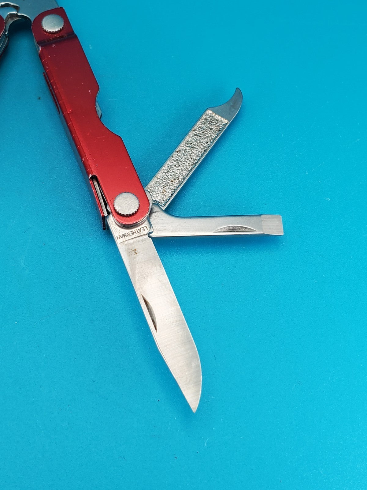 Leatherman Micra Multi-Tool, Knife, Scissors, Key Ring, Red!
