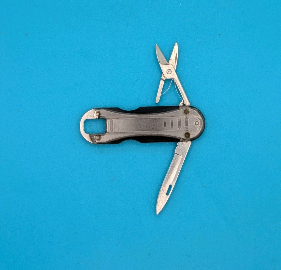 Vintage Buck Newt 421 Pocket Knife w/ Scissors Silver Translucent!