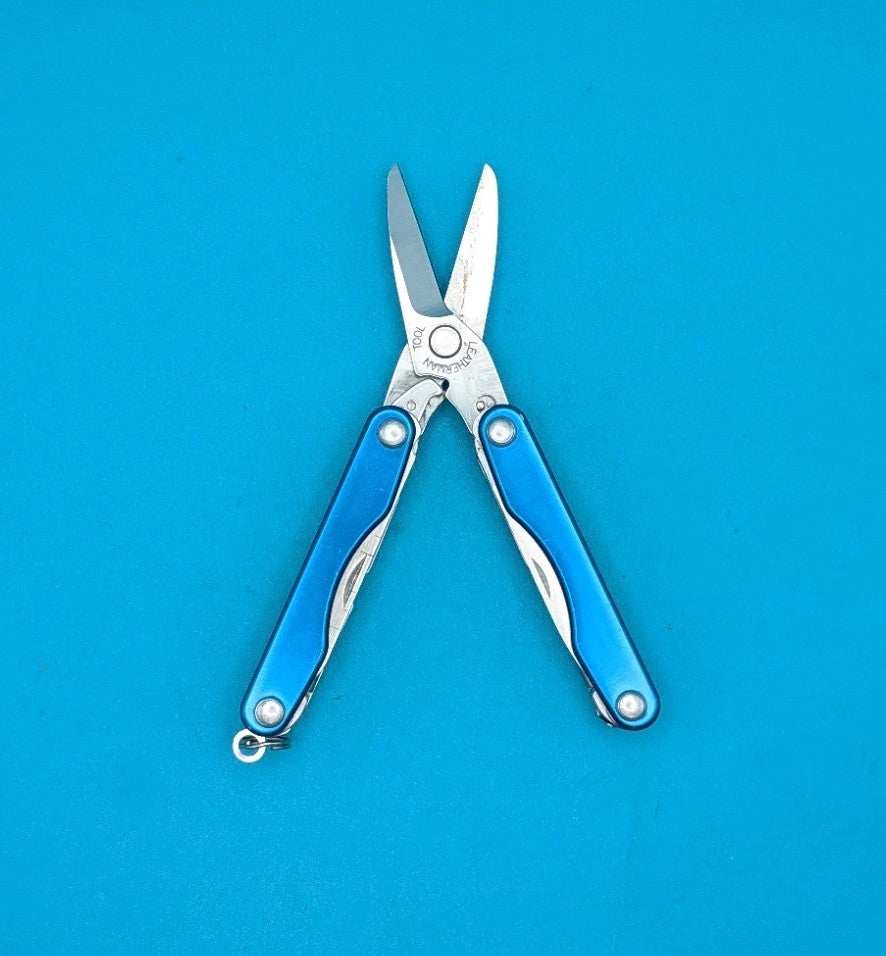 Leatherman Squirt S4 Multi-Tool, Key Ring, Retired, BLUE!