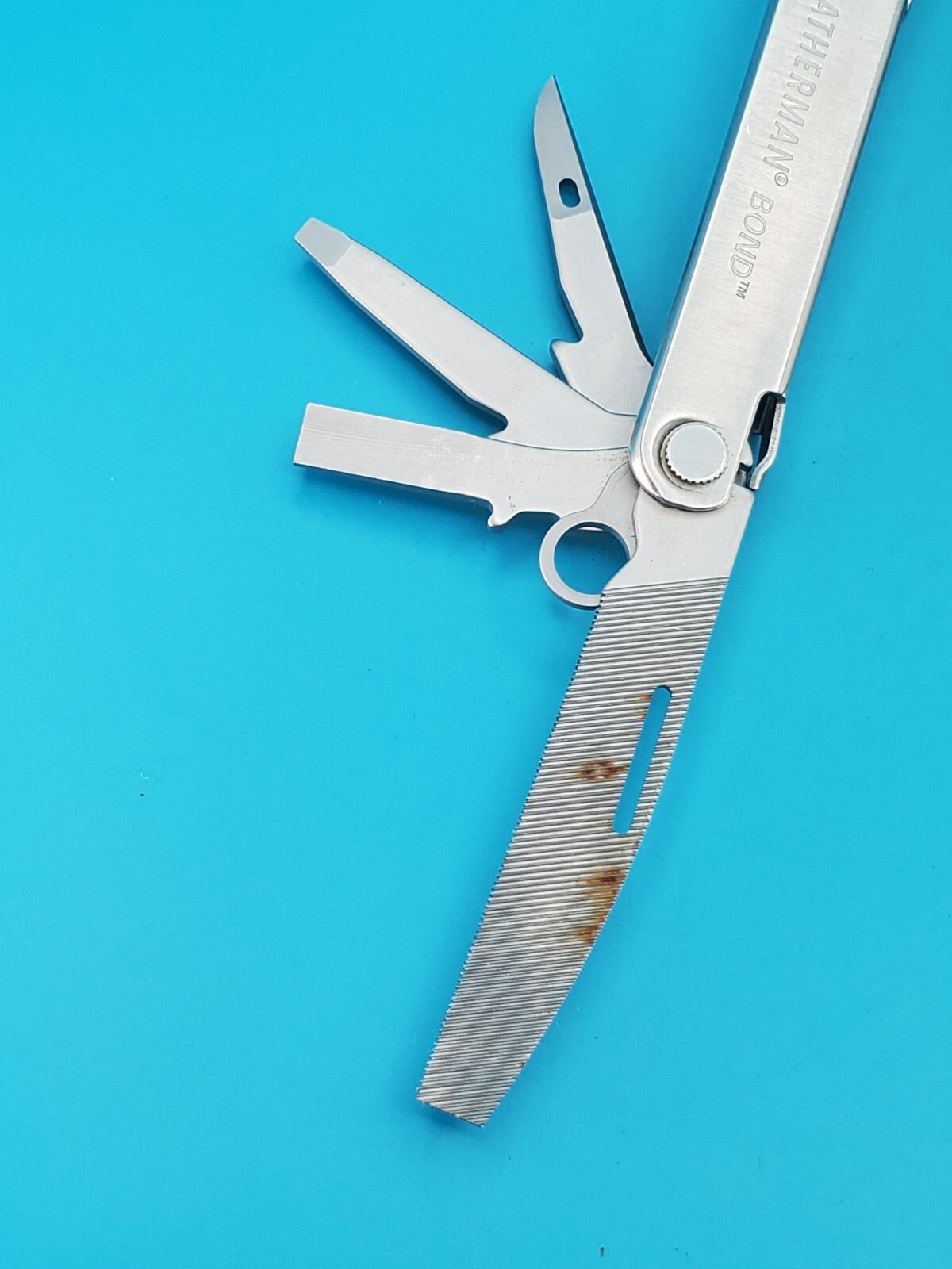 LEATHERMAN Bond Multitool, Stainless Steel Everyday Tool!