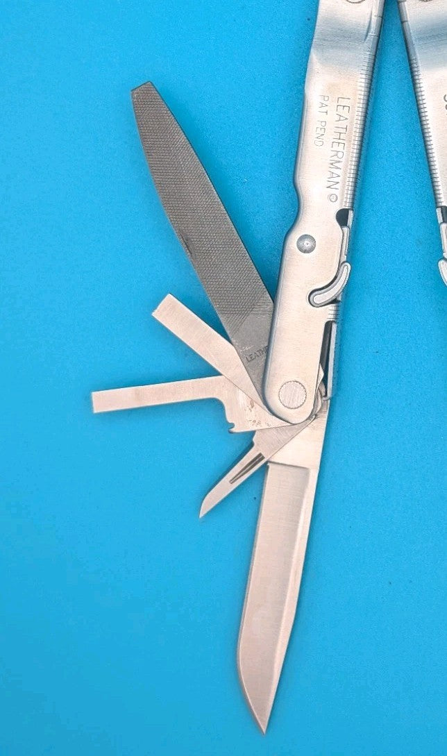 Vintage LEATHERMAN Super TOOL 200 Multi Tool! 05/05 Date Stamp!