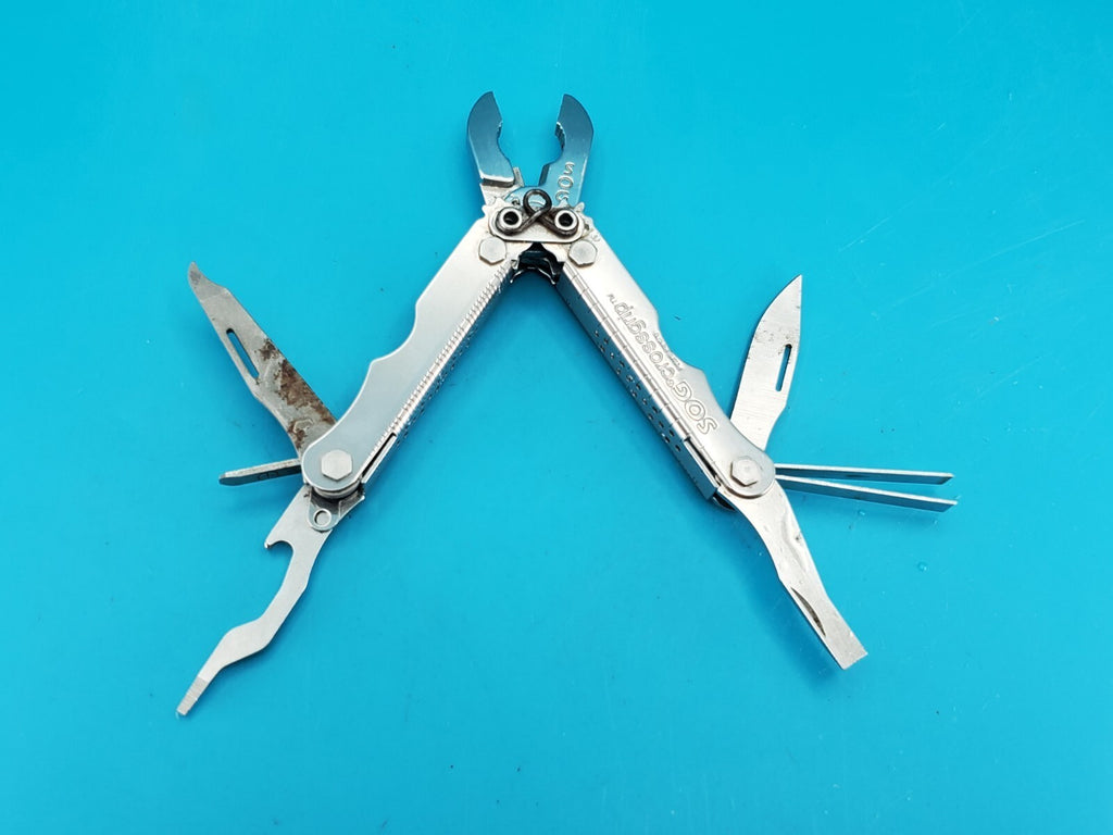 SOG Crossgrip Multitool Knife! With Sheath!