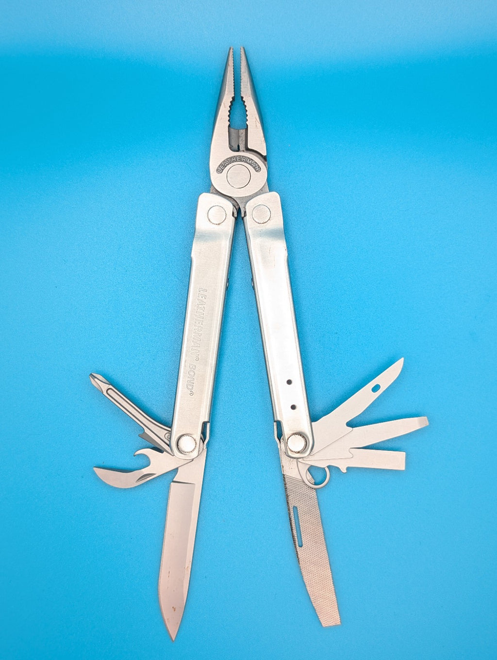 LEATHERMAN Bond Multitool, Stainless Steel Everyday Tool!