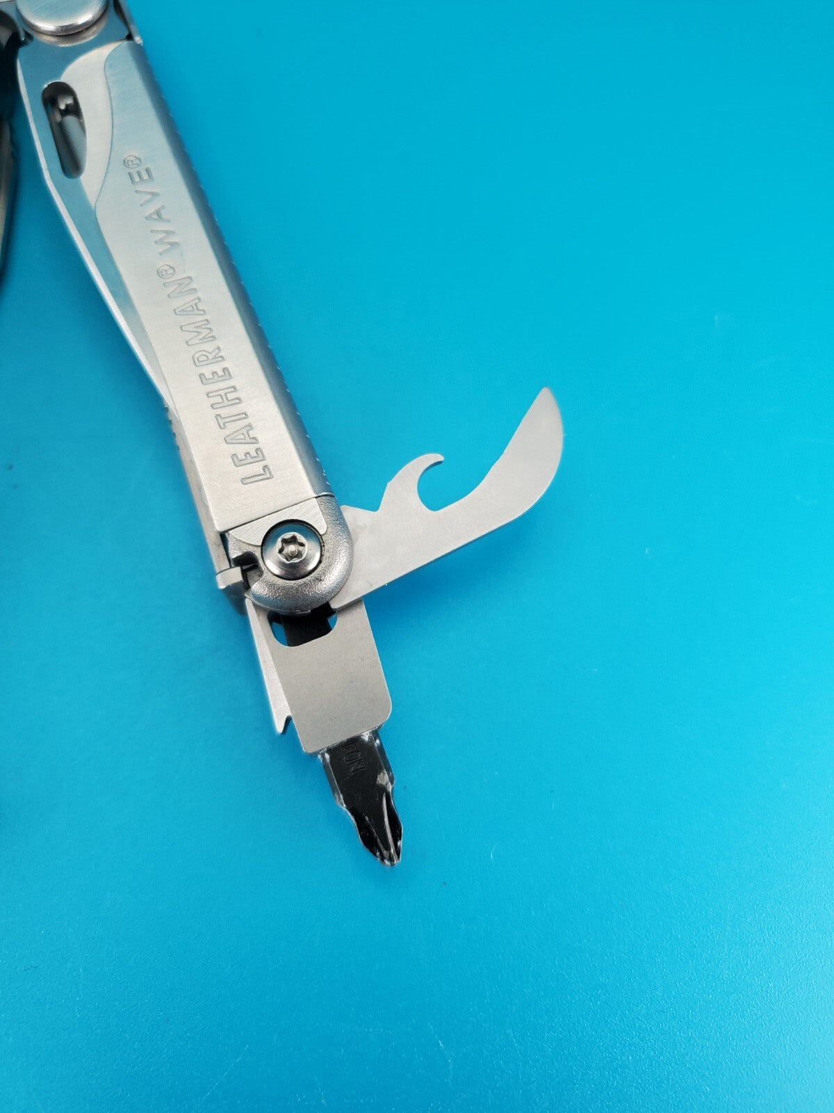 Leatherman Wave Multi Tool! Stainless! Retired! Free Shipping! Excellent!