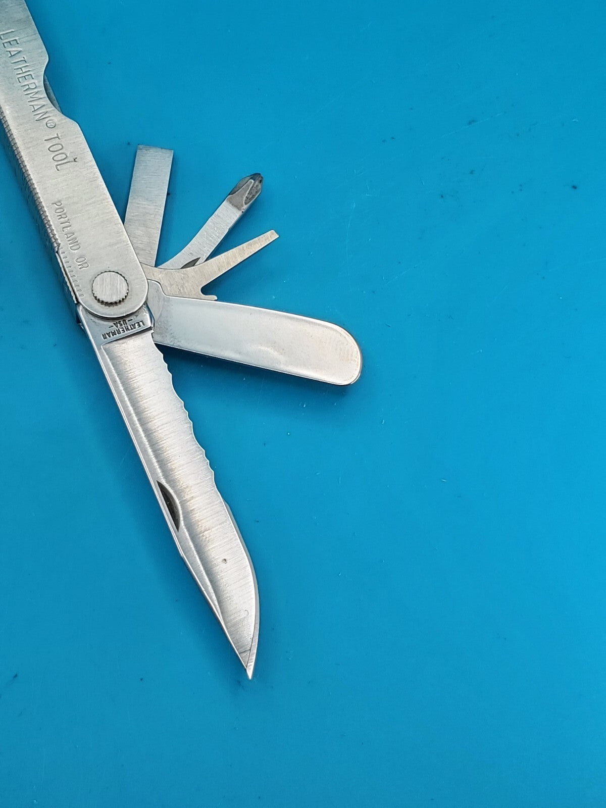 Leatherman Flair Multi-Tool Stainless Knife Pliers USA! With Sheath! 09/00 Date!