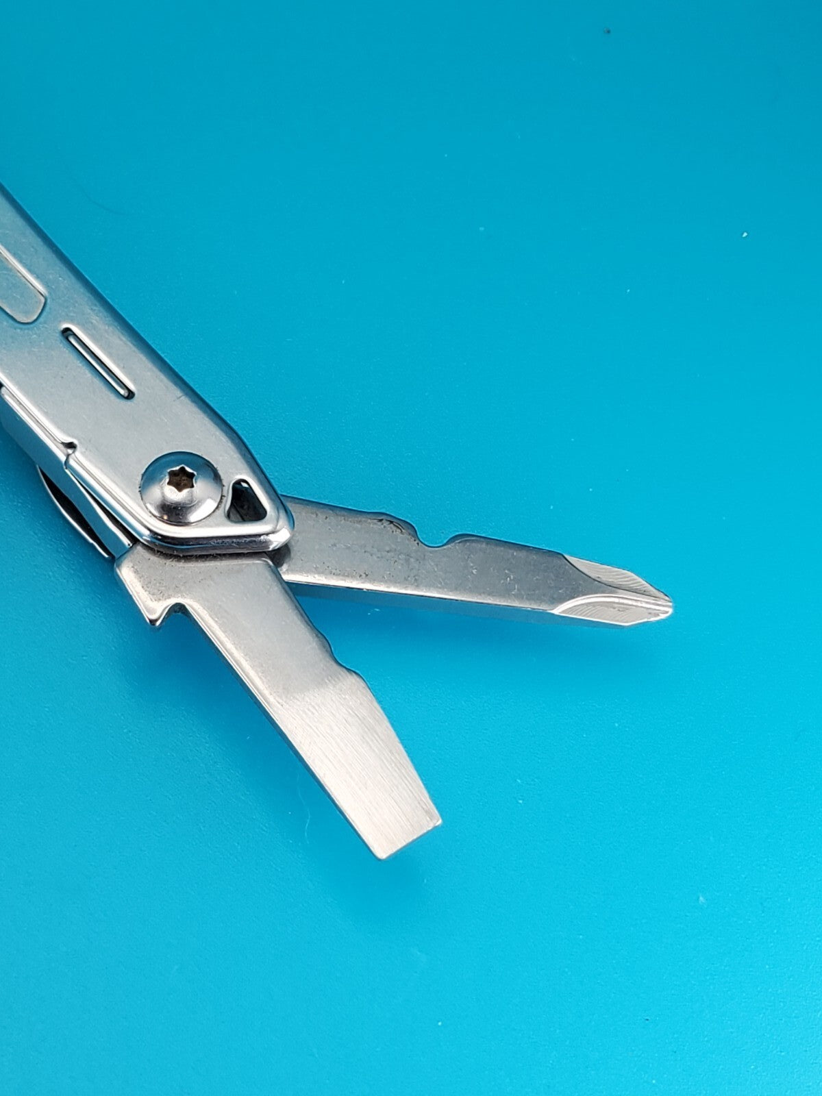 LEATHERMAN WINGMAN MULTI-TOOL! FAST SHIPPING!