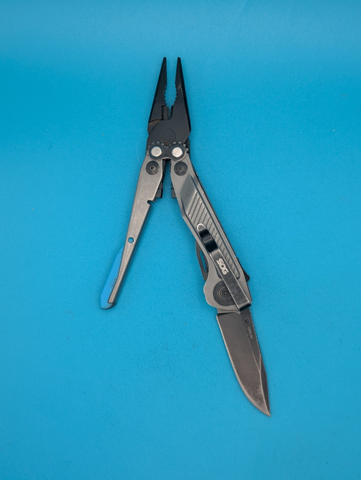 SOG Flash MT Multi-Tool Stainless Steel Housing! Urban Gray & Cyan!