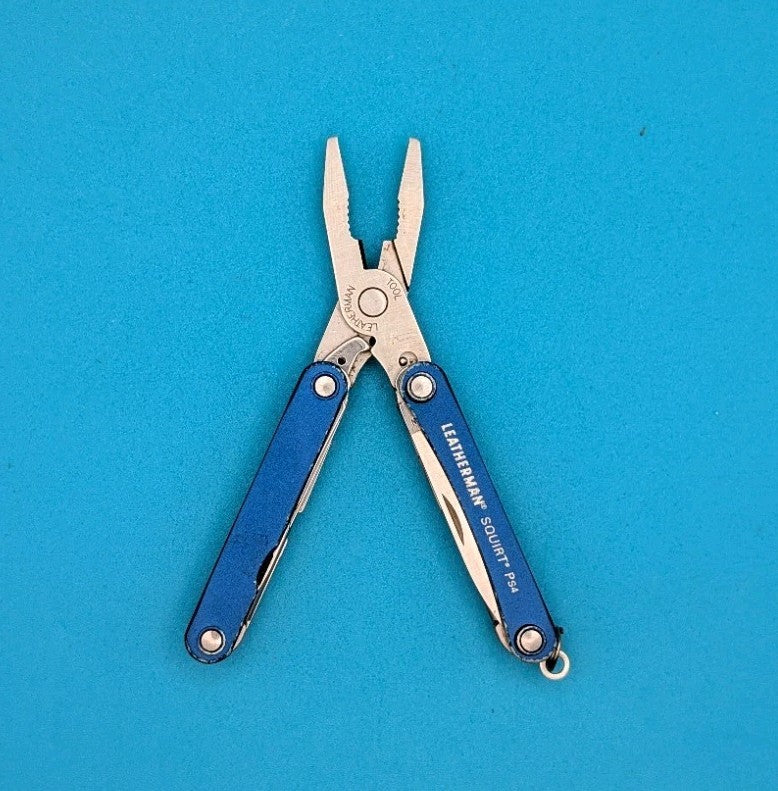 Leatherman Squirt PS4 Multi-Tool With Pliers Scissors Knife Blue, CGP