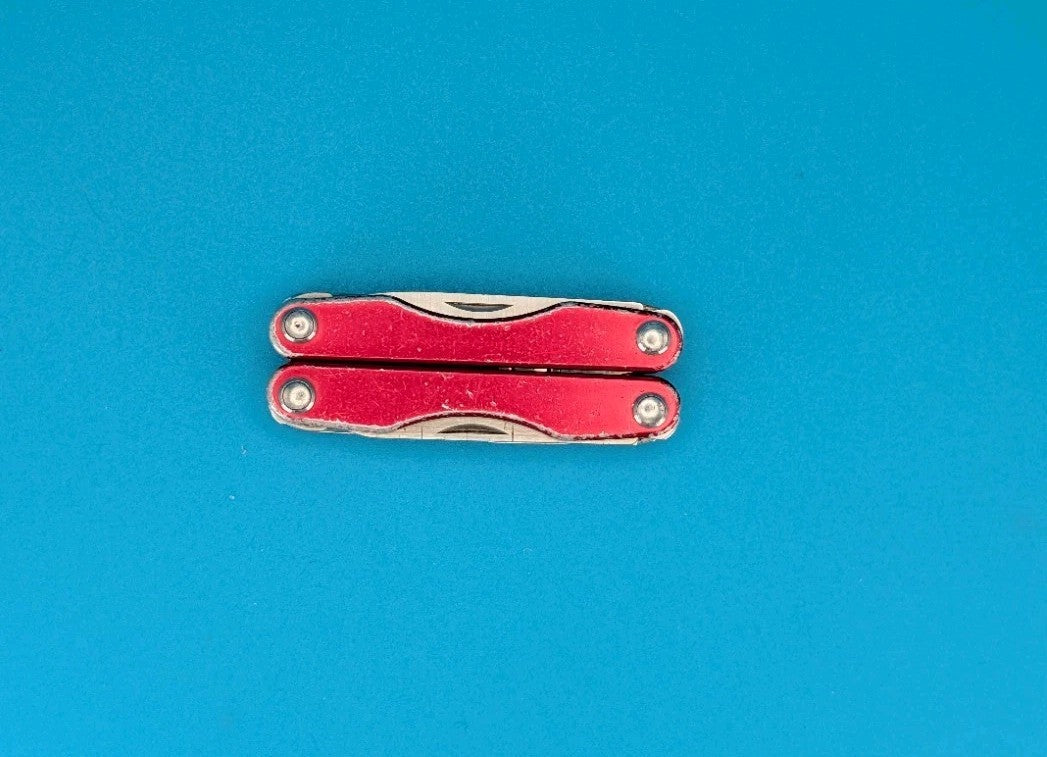 Leatherman "Squirt S4" Stainless Steel Multi Tool - RED!