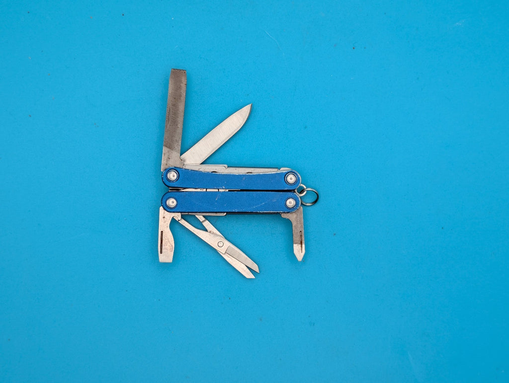 Leatherman SQUIRT PS4 Multi-Tool With Pliers Scissors Knife BLUE!