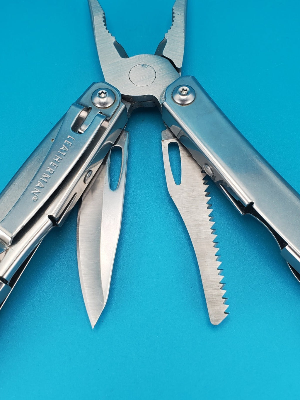Leatherman Sidekick Multi-Tool, Knife, Pliers, Saw, Stainless! WITH SHEATH!