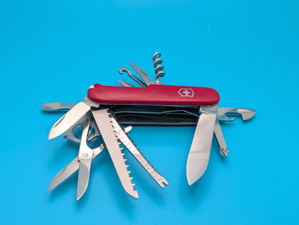 Victorinox Outdoorsman Marlboro Unlimited Swiss Army Knife Multi Tool!