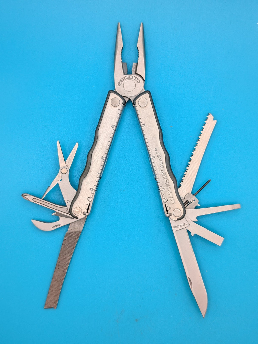 Leatherman BLAST Multi-Tool , Retired Multitool w/ Knife Pliers!