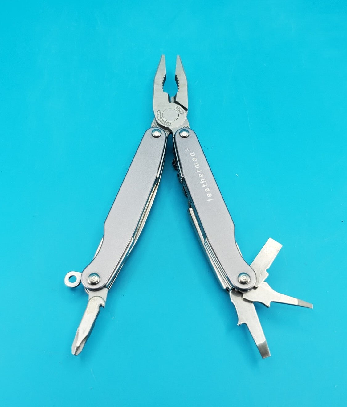 Leatherman Juice C2 Silver Multi Tool! RETIRED! NEW IN BOX!