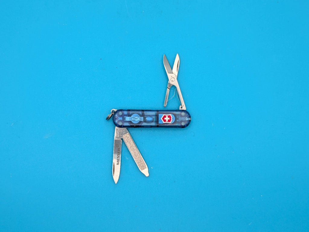 Victorinox Signature Lite Blue Swiss Army Knife, 58mm, Red Bright LED
