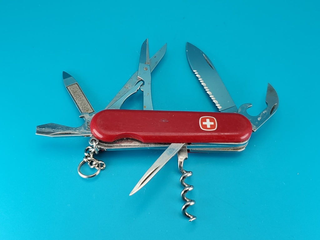 Wenger Serrated Traveler Red Swiss Army Knife Multi Tool!