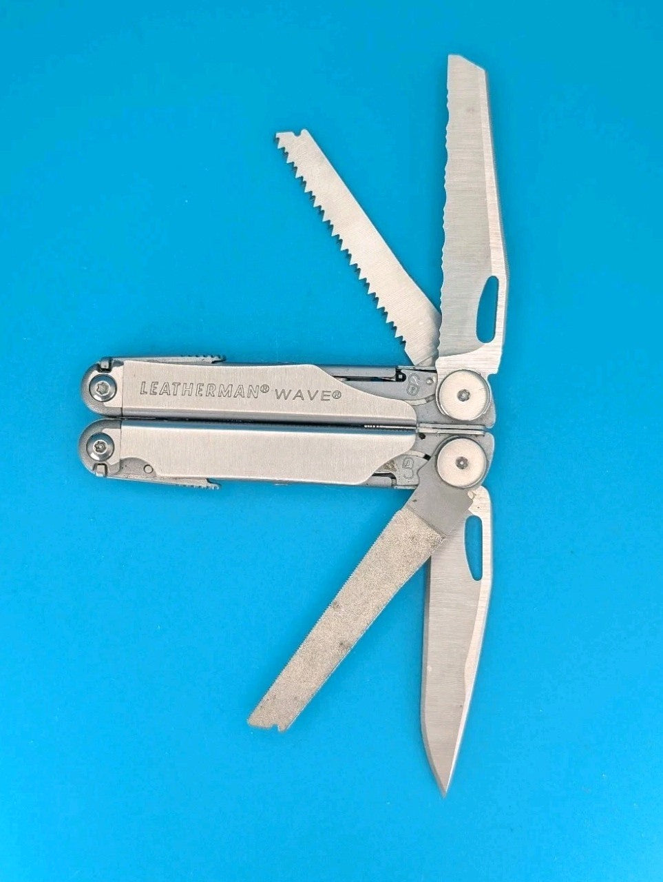 Leatherman Wave Multi Tool! Stainless! Retired! Free Shipping! WITH SHEATH!